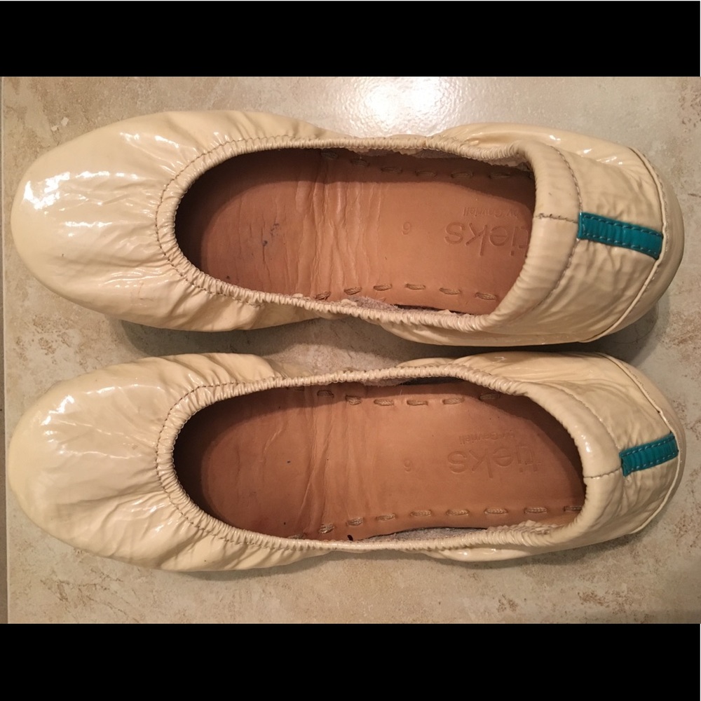 Nude Biscotti Patent Leather Tieks